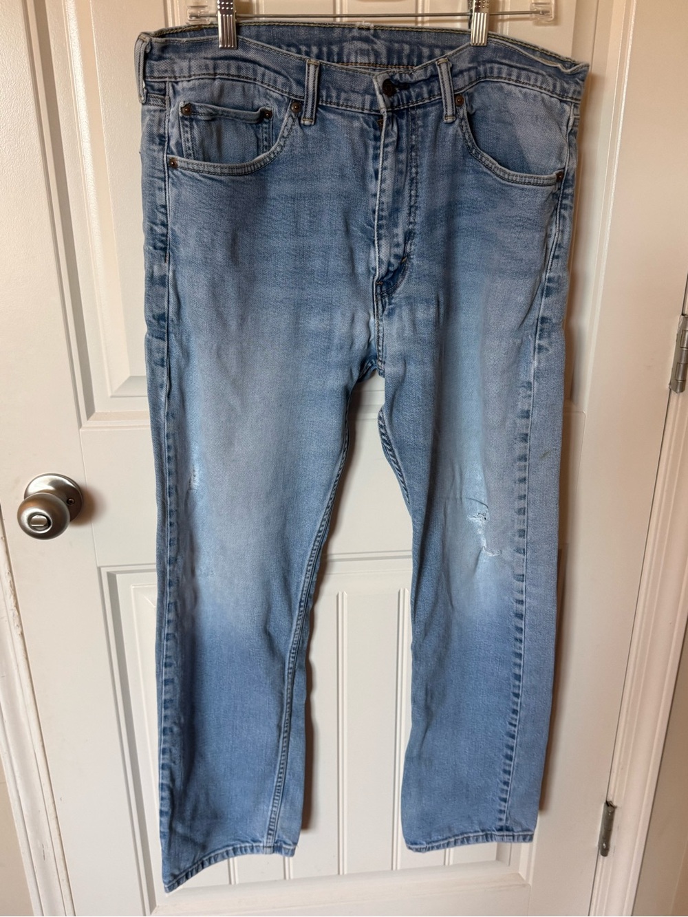 Light Blue Men's distressed Denim Jeans